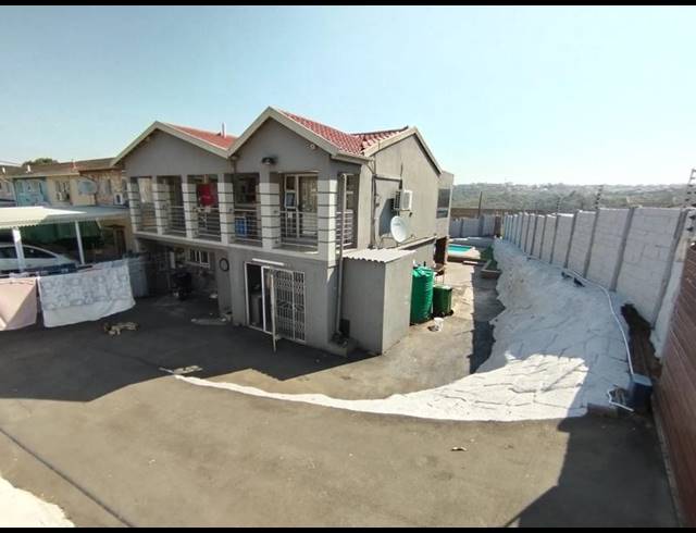 3 BEDROOM HOUSE FOR SALE IN CLAYFIELD